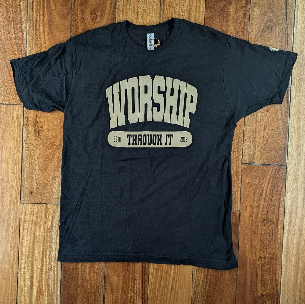 Worship Retro Jesus T-shirt (L)